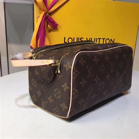 neceser louis vuitton hombre negro - louis vuitton usa.